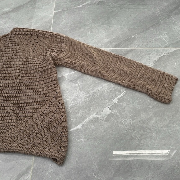 Women's Miracle City Long Sleeve Sweater Medium - Picture 11 of 13